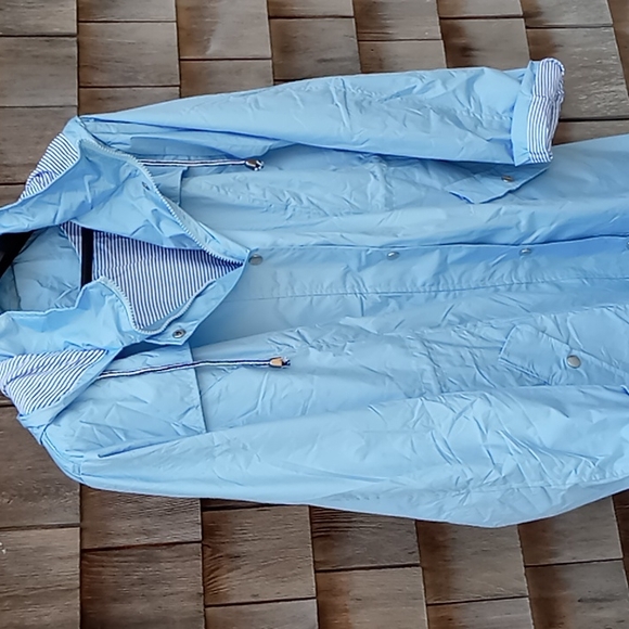 Sweet and soft light rain coat 🥰 - Picture 6 of 7